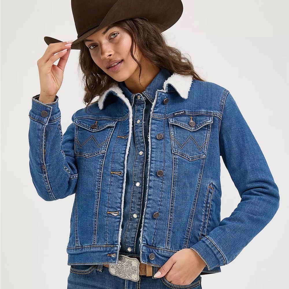 Wrangler Light Blue Denim Jacket with Cream Collar